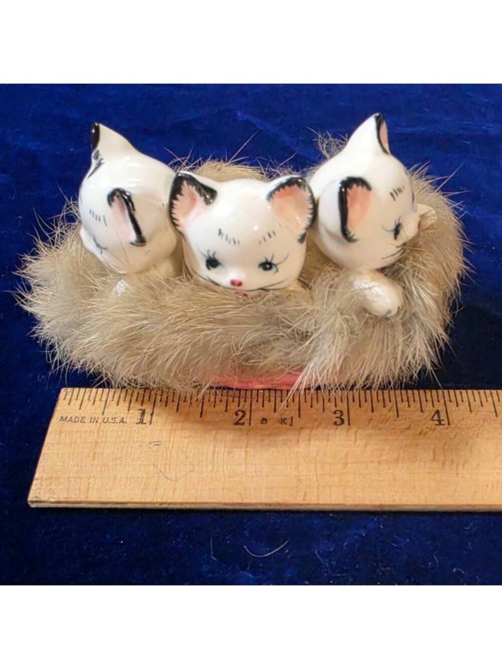 VTG 1950s Kitschy Ceramic 3 Kittens in Pink Basket Figurine Real Rabbit Fur Japa - Picture 13 of 13